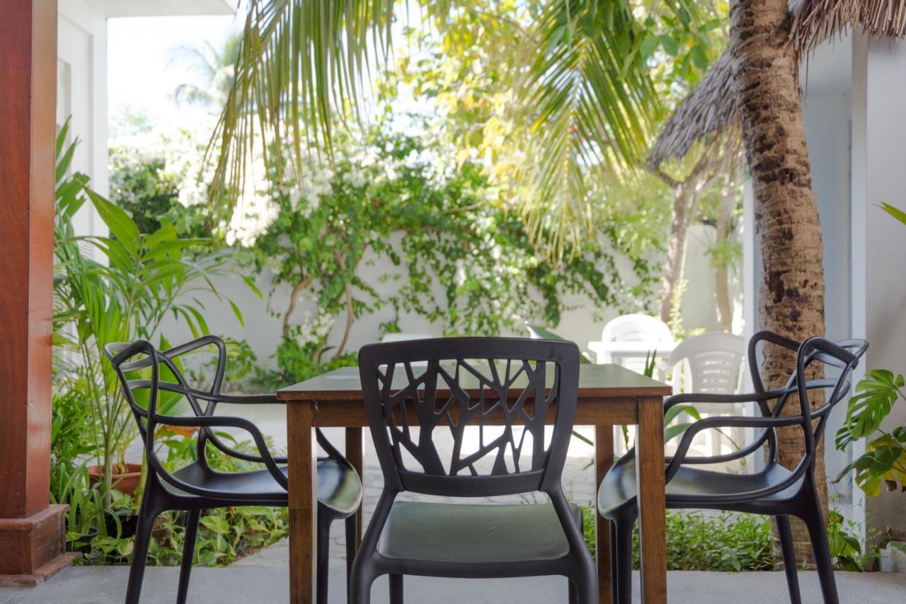 Palm Gate Maldives Hotel Thulusdhoo Eksteriør billede